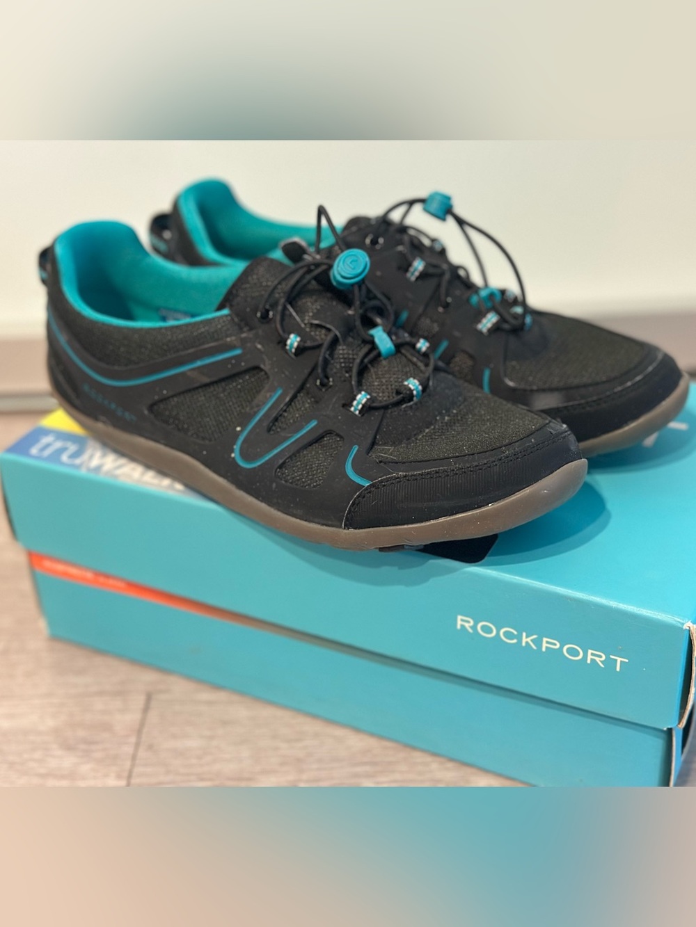 Rockport Women Black & Teal lightweight truwalk zero Sneakers 6.5M